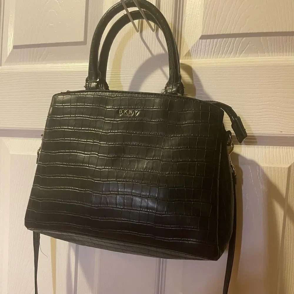 Dkny synthetic black